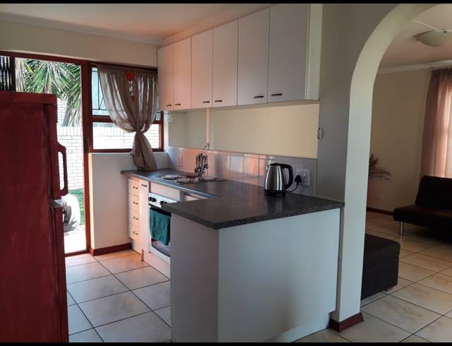 2 BEDROOM TOWNHOUSE RENTED IN CHARLO